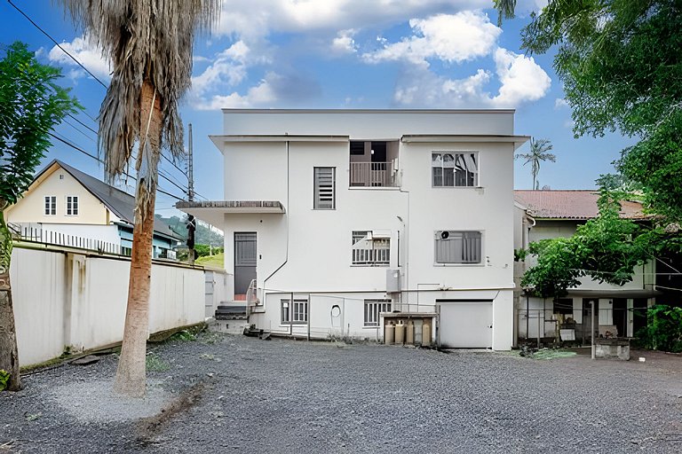 Praticidade pertinho da Vila Germânica: 5P | vaga