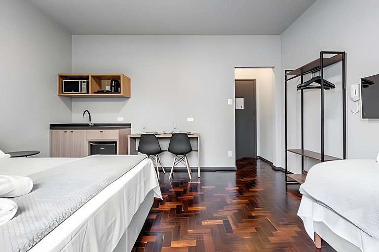 Fique a 600m da Vila Germânica | WIFI | 3H | Vaga