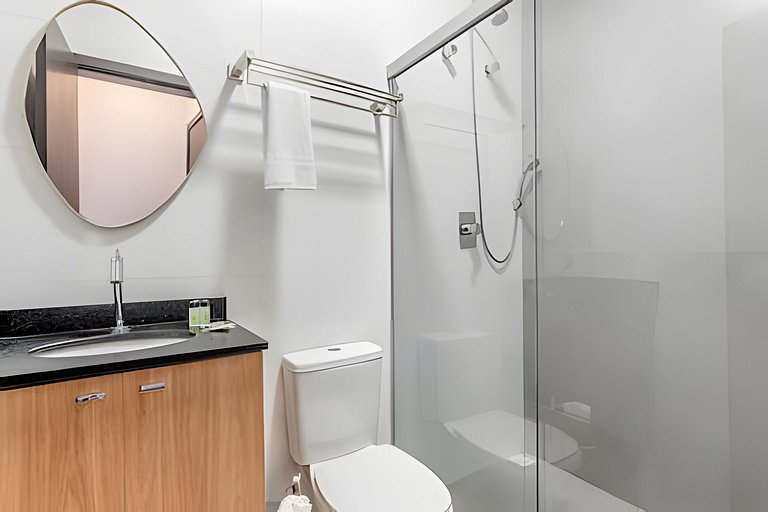 Fique a 600m da Vila Germânica | WIFI | 3H | Vaga