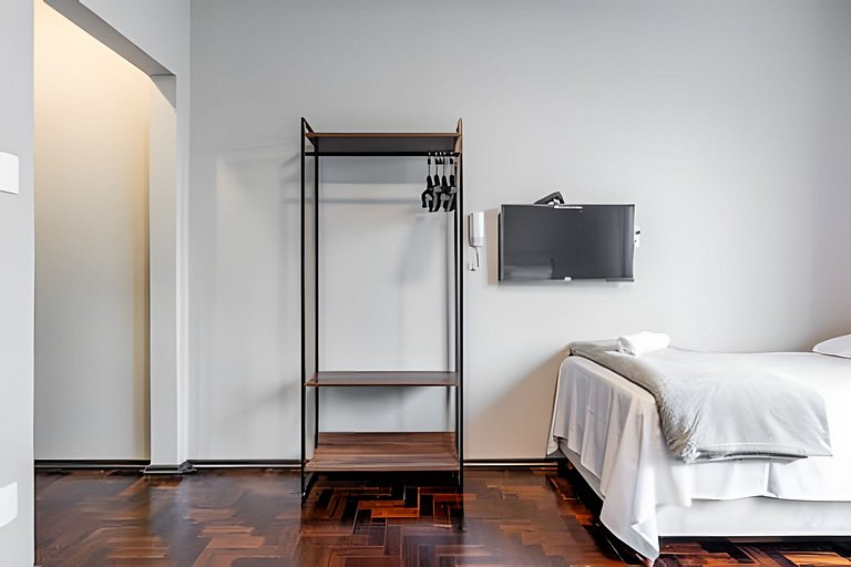 Fique a 600m da Vila Germânica | WIFI | 3H | Vaga
