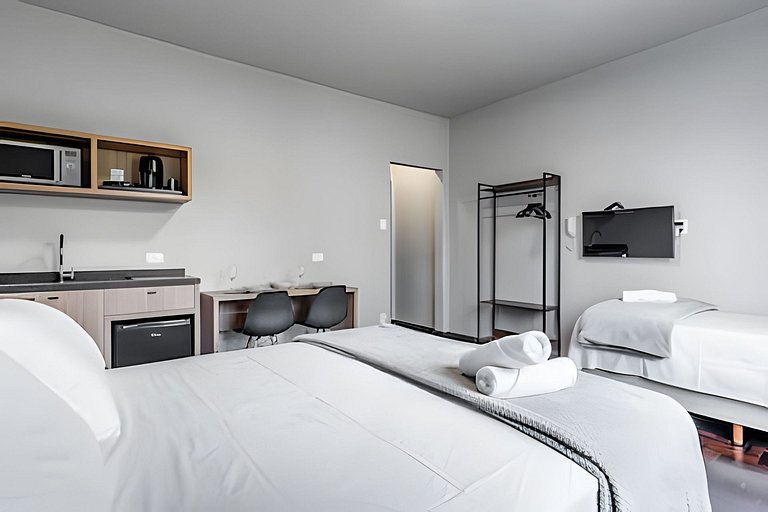 Fique a 600m da Vila Germânica | WIFI | 3H | Vaga