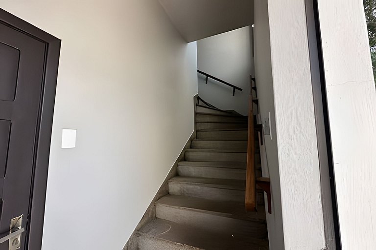 Fique a 600m da Vila Germânica | WIFI | 3H | Vaga
