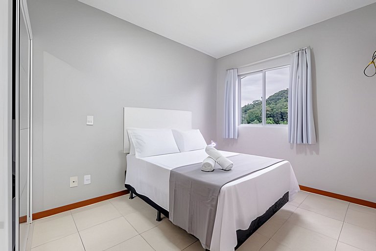 AP 2/4 para 5P | 2 vagas | WIFI | Churrasqueira