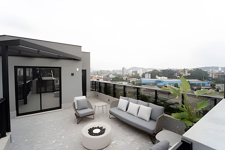 Loft amplo e moderno p/ casal | centro de Blumenau