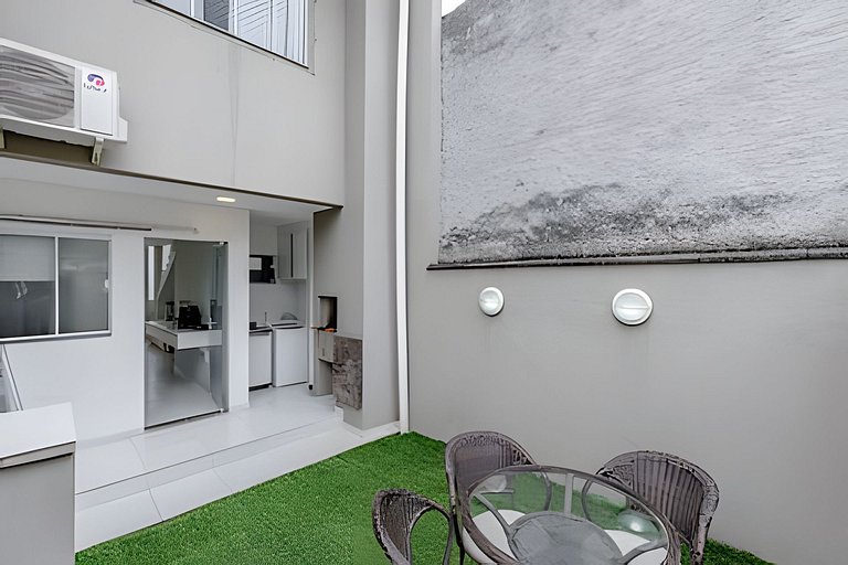 Sobrado com 2 quartos | a 1,4km da Vila Germânica