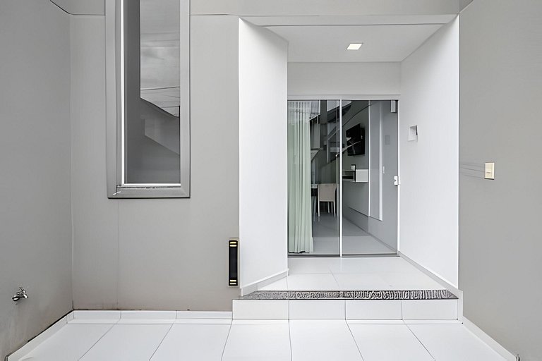 Sobrado com 2 quartos | a 1,4km da Vila Germânica