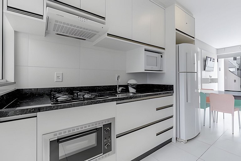 Sobrado com 2 quartos | a 1,4km da Vila Germânica